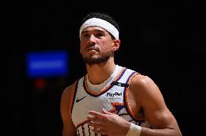 2年1.45亿！Lowe：我很喜欢布克 但太阳真没必要现在就续约他