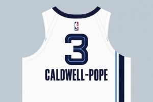 球衣记者：波普在灰熊将穿3号球衣 而上个3号是刚离队的拉拉维亚