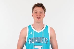 有前途！黄蜂4号秀克尼佩尔签约乔丹品牌！