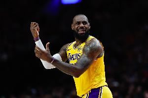 哈斯勒姆：詹姆斯绝对有可能离开湖人 现在对他最重要的是争冠