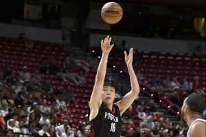 媒体人：新赛季杨瀚森能捞着多少时间 得看他的三分投得有多好